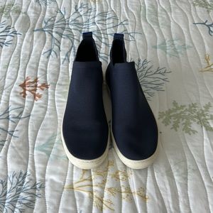 Rothy’s Chelsea navy booties size 8.5 women’s